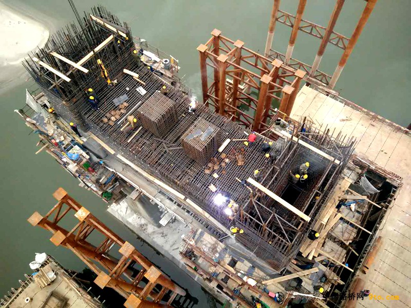 9、主塔下橫梁施工